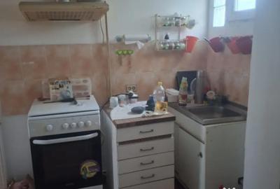 Casă cu 5 camere cu Teren 132 Mp în Central