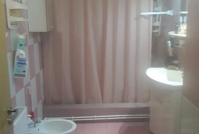 Casa situata  la poalele dealurilor subcarpatice in zona pomicola. - 9