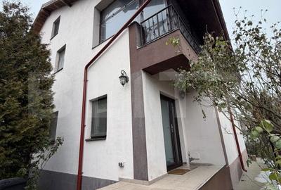 Casă cu 4 camere cu Canalizare în 1 Mai - 15