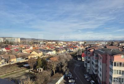 Apartament 4 camere, 85 mp, zona 7 Noiembrie - 2