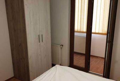 Apartament cu 2 camere decomandat în Tractorul - 7