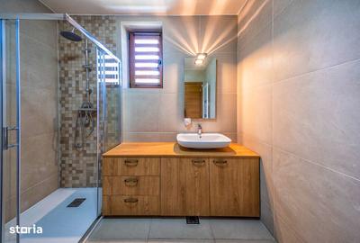 Casă cu 6 camere cu Teren 461 Mp în Central - 13