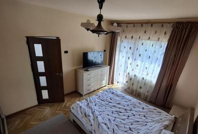 Casă cu 4 camere cu Teren 120 Mp în 1 Mai - 2