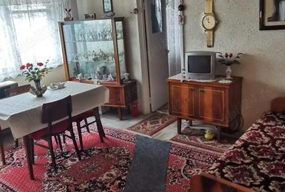 Apartament cu 2 camere semidecomandat, mobilat în Central