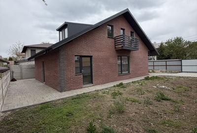 Casă cu 4 camere cu Teren 400 Mp în Costi - 3