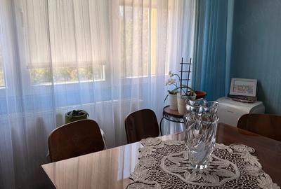 Apartament cu 3 camere semidecomandat în Central - 1