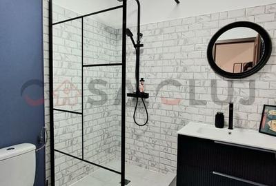 Casa, Curte Comuna, Zona Centrală!! - 8