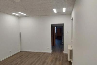 Spațiu comercial, de 450 mp, în Central - 3