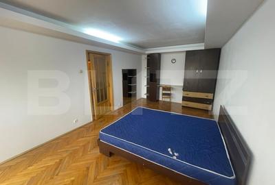 Apartament de vanzare, cu 3 camere, decomandat, 84 mp, zona pasaj Nicolina - 2
