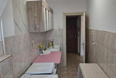 Garsonieră decomandată în Central