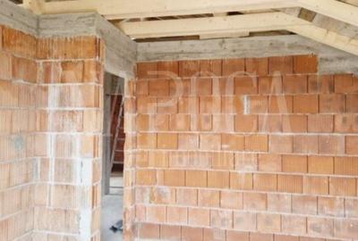 Casă individuală cu 4 camere cu Teren 500 Mp în Cihei - 3