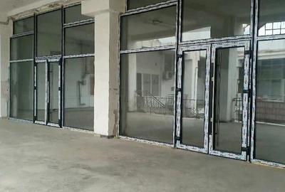 Spațiu comercial, de 164 mp, în Traian - 1