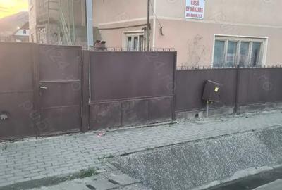 Casa de vanzare cu etaj - 1