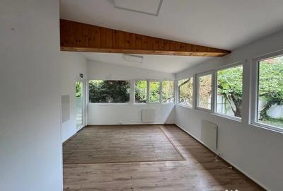 Casă cu 10 camere cu Teren 402 Mp în Lacul Tei - 3