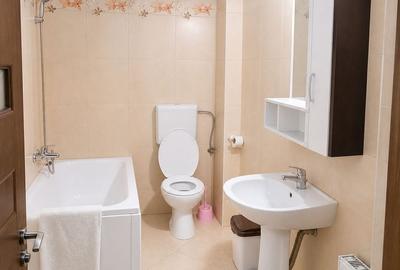 Apartament cu 3 camere decomandat în Bd. Laminorului - 5