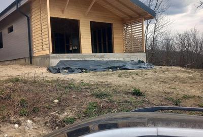 Casă cu Teren 500 Mp în Central - 2