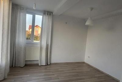 Casă cu Teren 250 Mp în Găneasa