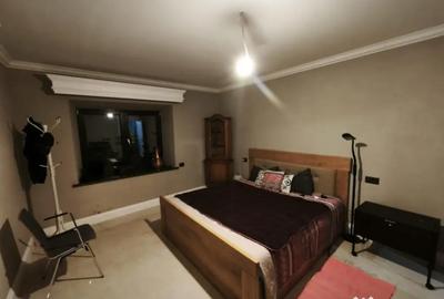 Casă cu 8 camere cu Teren 750 Mp în Central - 4