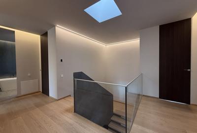 Casă individuală cu 7 camere cu Canalizare în Central - 17