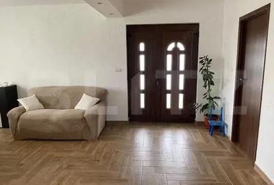 Casă cu 5 camere cu Teren 630 Mp în Păulești - 3