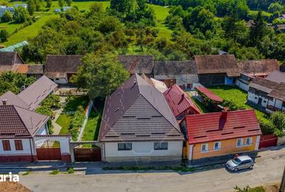 Casă cu 4 camere cu Teren 2914 Mp în Hoghiz - 2