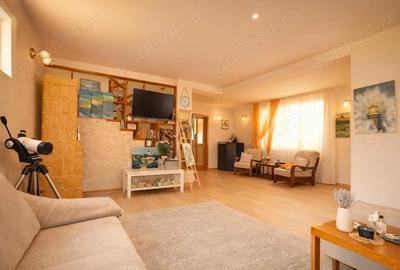 Casă cu 6 camere cu Teren 385 Mp în Central - 2