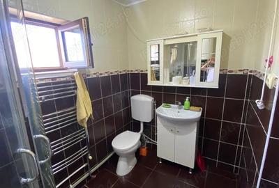 Casă cu 6 camere cu Teren 231 Mp în Central - 4