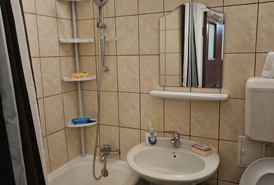 Matei Ambrozie, 3 camere - 9