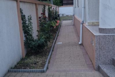 Spațiu comercial, de 322 mp, în Central - 13