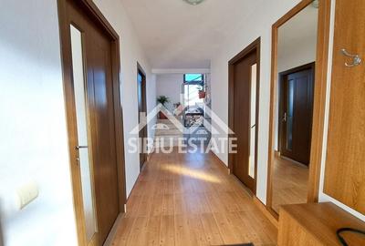 Casa Sibiu cu pivnita si garaj, curte mare - 2