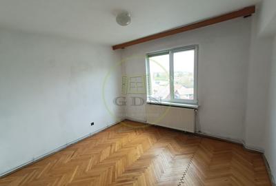 Apartament cu 4 camere decomandat în Reghin - 5