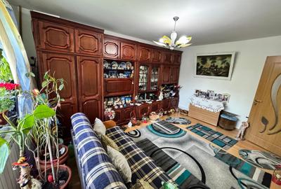 Apartament cu 4 camere decomandat, mobilat în CET - 6