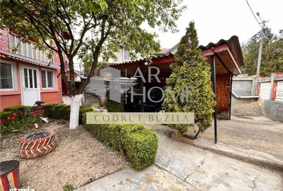 Casă cu 4 camere decomandat în Strejnicu - 2