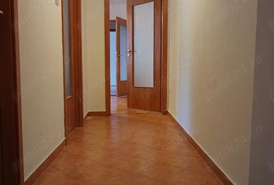 Apartament 3 camere de inchiriat - 2