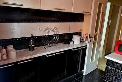 Apartament cu 3 camere decomandat în Central - 4