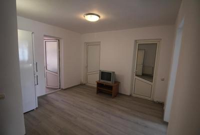 INCHIRIEZ apartament 4 camere , renovat,zona Strand INCHIRIEZ apartament 4 camere , renovat,zona Strand - 2