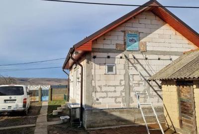 Casă cu 2 camere cu Teren 1686 Mp în Găvănești - 3