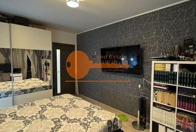 Apartament cu 3 camere semidecomandat, mobilat în Lujerului