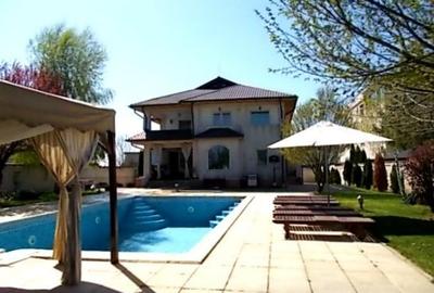 Casă cu 9 camere în Exterior Est