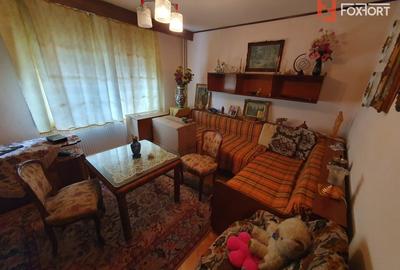 Apartament cu 3 camere decomandat în Vlădeasa - 3