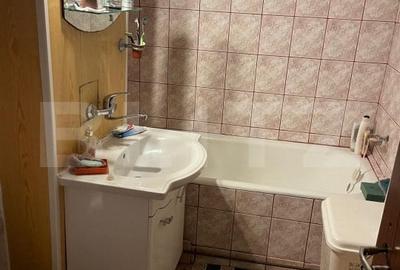 Apartament de vanzare, cu 2 camere decomandat, etaj 1, zona 23 August - 5