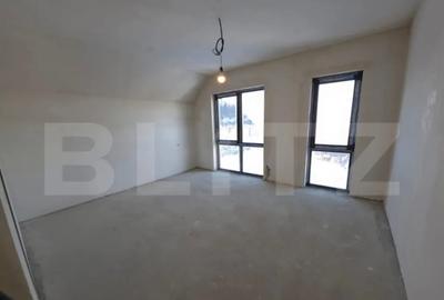 Casă cu 4 camere în Central - 2