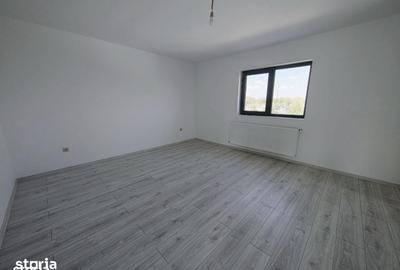 Casă cu 4 camere cu Teren 330 Mp în Central - 8