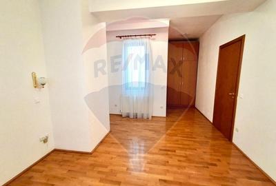 DE INCHIRIAT Apartament 5 camere Arcul de Triumf - 23