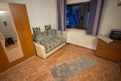 Garsonieră decomandată în Central - 9