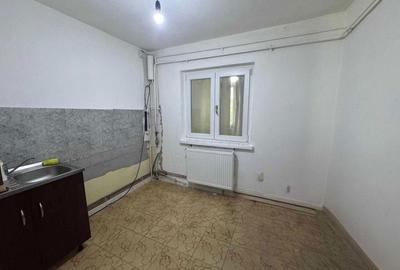 Apartament cu 2 camere decomandat în Rovine - 4