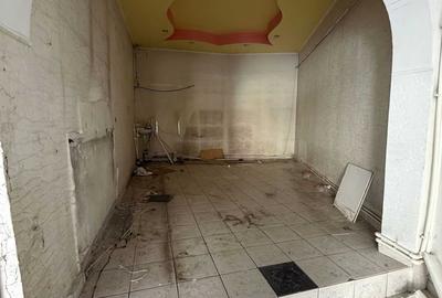 Spațiu comercial, de 66 mp, în Petros - 2
