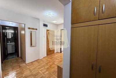 Apartament cu 4 camere decomandat în Valea Aurie