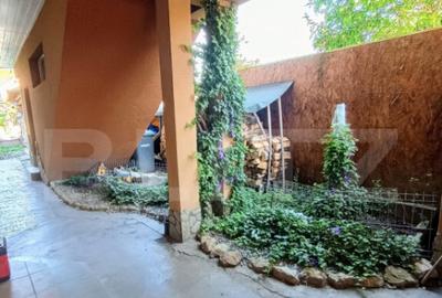 Casă cu 7 camere cu Teren 579 Mp în Central