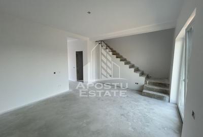 Vand apartament in triplex P+E+M, proiect deosebit, la alb, Sacalaz.